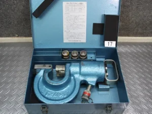 Đầu đột lỗ thanh cái thủy lực IZUMI SH-70