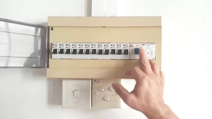 Nguồn điện gia đình nên chọn RCCB dòng 100mA